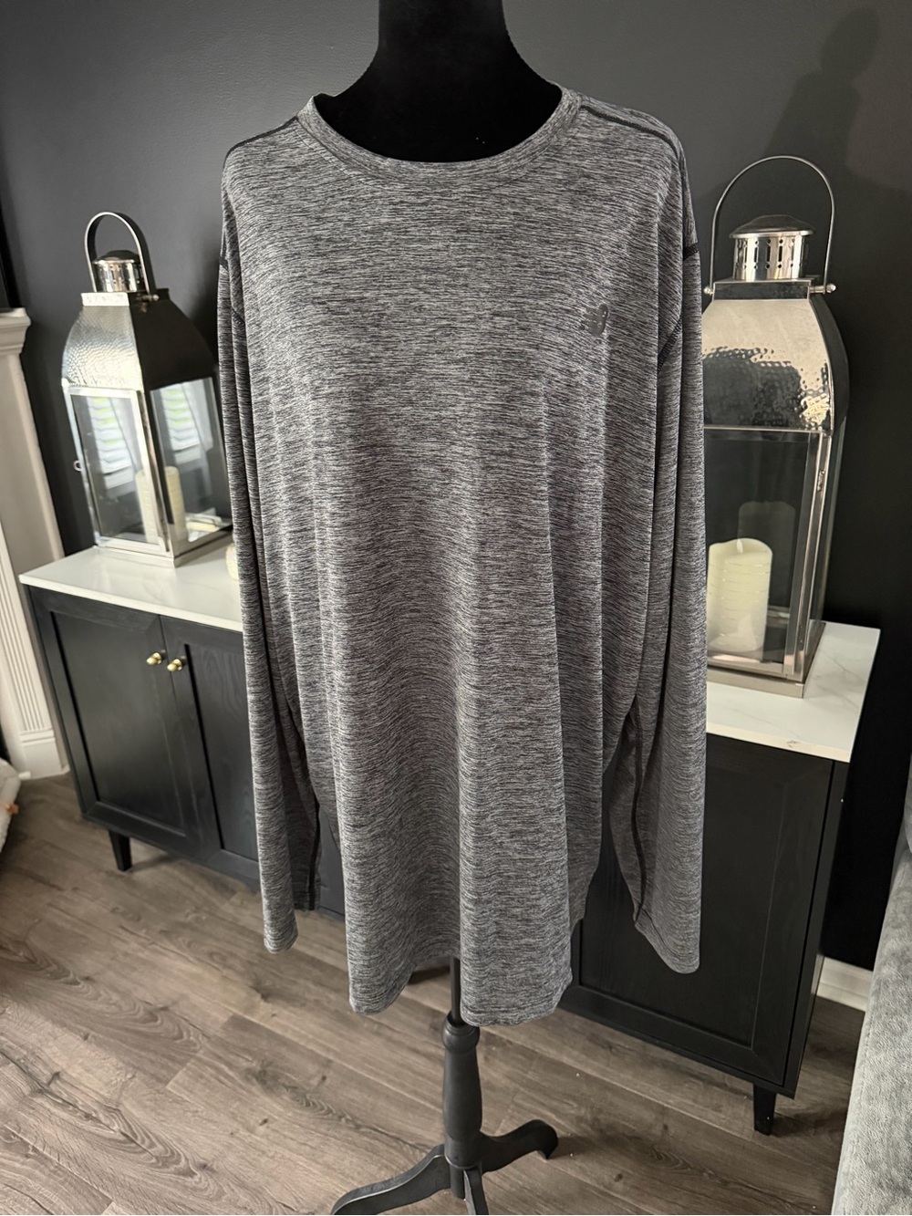 New Balance Men’s Heather Gray Long-Sleeve Performance Tee - Picture 2 of 5